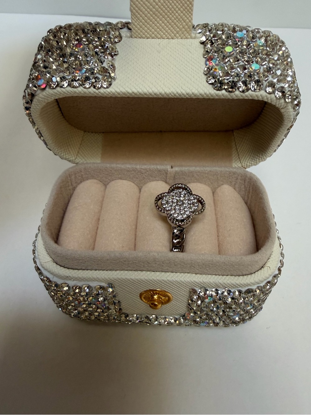Silver Clover Ring & Mini Rhinestone Ring Box NWOT